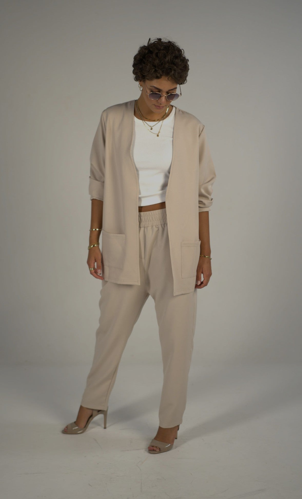 <table style="line-height:1;width:100%;border-collapse:collapse"><tr><td >Milano Blazer</td><td align="right">109.99€</td></tr><tr><td style="white-space: nowrap;">Napoli Pants</td><td align="right">109,99€</td></tr></table>